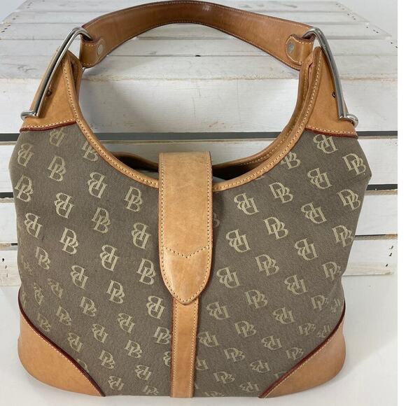 DOONEY & BOURKE LARGE SIGNATURE SHOULDER BAG WITH LATCH (ASIS) - Picture 4 of 16